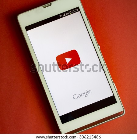 BUNG KAN, THAILAND - AUGUST 08, 2015: new Youtube logo on smart phone