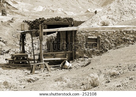 Adobe and rock miners cabin circa 1890\'s in the Silver boomtown of Calico California