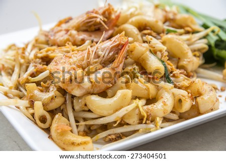stir-fried macaroni with shrimps (Pad Thai,Fusion Food)
