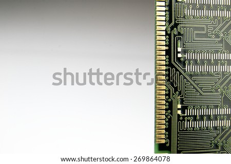 Ram memory seen from below. The golden path to the green circuit board.