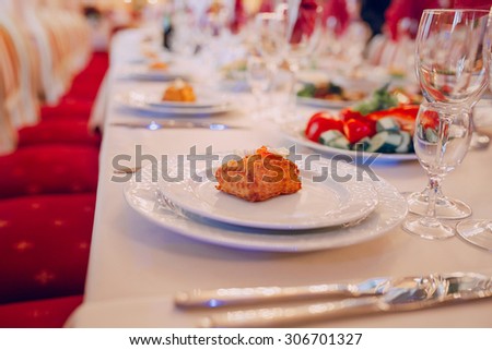 food on the table waiting for guests at the wedding