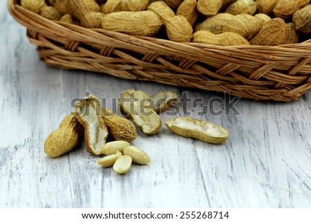 peanuts in shell