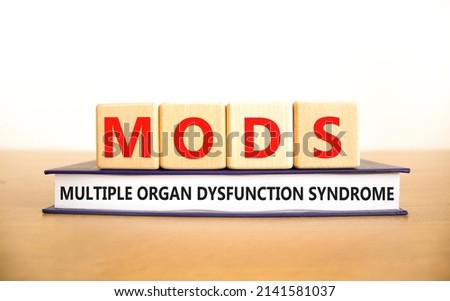 MODS multiple organ dysfunction syndrome symbol. Concept words MODS multiple organ dysfunction syndrome on cubes on a white background. Medical MODS multiple organ dysfunction syndrome concept. Imagine de stoc © 