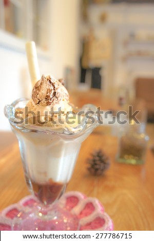 A Scoop of Ice Cream, Earl Grey Tea Flavour, Meringe, Parfait, Selective Focus on Meringue, Blur Background