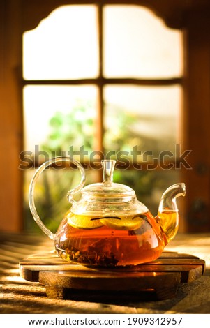 teh bisa diminum kapan saja dan siapa saja bisa dikasih gula ataupun tidak  Zdjęcia stock © 