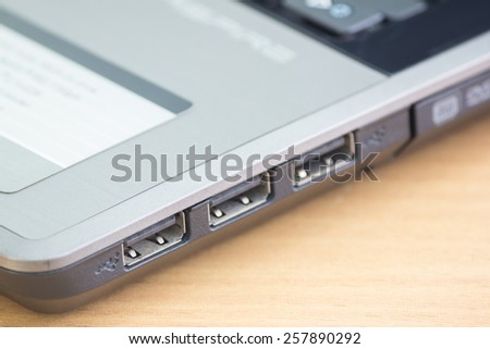 Laptop computer with usb port