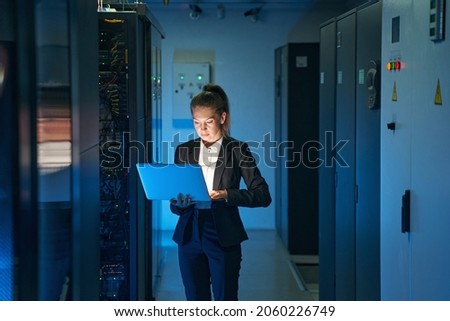 IT engineer specialist working in network server room Foto stock © 