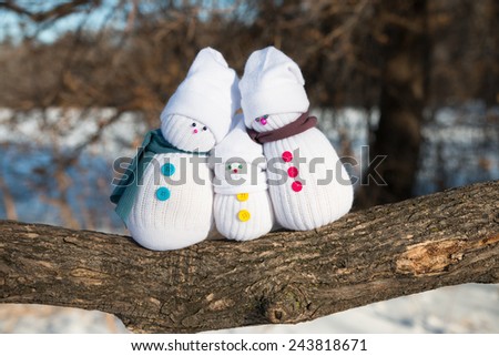 Happy Snowman Family