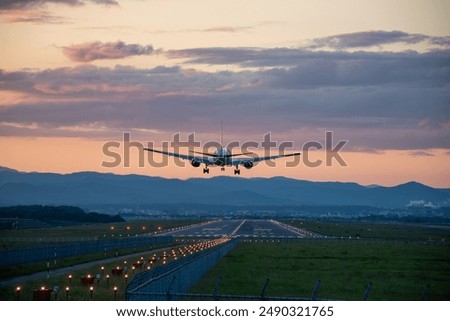 Similar – Foto Bild Flugzeug im Landeanflug auf Flughafen