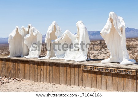 Goldwell Open Museum: in the middle of Nevada desert, abandoned ghost sculptures