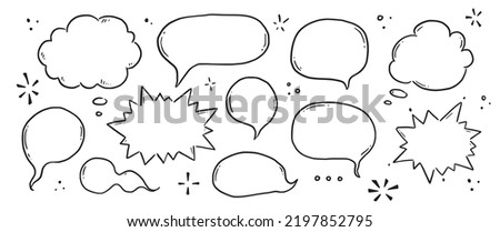 Hand drawn speech bubble set. Sketch comic doodle style speech bubble for text quote. Doodle outline dialog balloon. Vector illustration.