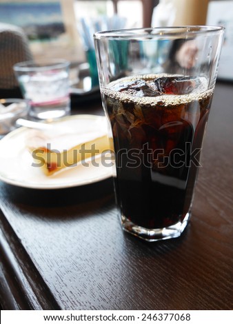 Dutch Style Dripped Ice Coffee with Cake