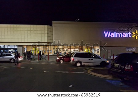 GERMANTOWN - NOVEMBER 26: Walmart black friday shoppers start at 12AM November 26 2010, MD, 2010 in Germantown, Maryland