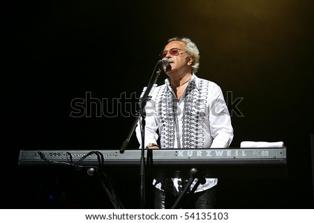 JAPAN - MARCH 13: Mick Jones of Foreigner performs on March 13, 2007 Tokyo, Japan