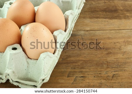 4 eggs on the egg crate foam