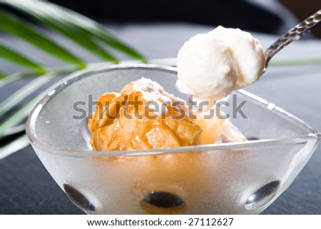 ice cream deep fried in oil, only chinese people can have such creative cuisine
