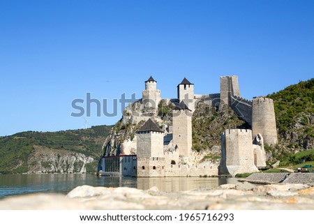 Medieval fortified town on the south side of the Danube River, Golubac, Serbia.Golubac Fortress, copy space, blue sky, text space. Imagine de stoc © 