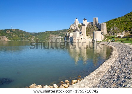 View at restored medieval Golubac fortress, fort Golubac on the bank of the Danube in Serbia across from Romania, major tourist destination. Copy space, text space, background, reflection. Imagine de stoc © 