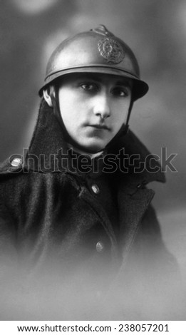 World War I, a French soldier or \'poilu,\' ca. 1914