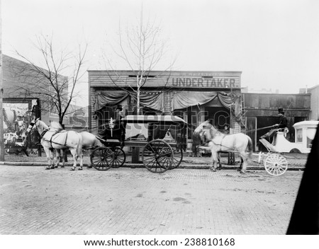 Horses and carriages in front of funeral home of C.W. Franklin, undertaker, Chattanooga, Tennessee, photograph, 1899