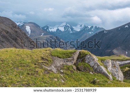 Foto Bild Rocky Mountain Grat mit Schnee bedeckt