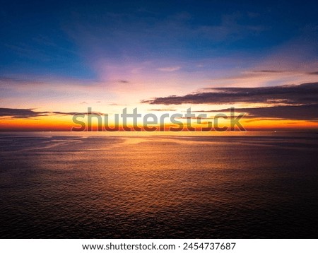 Similar – Foto Bild Dramatischer Sonnenaufgangshimmel im Monument Valley, Arizona