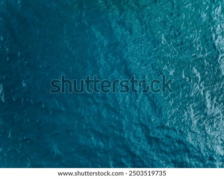 Foto Bild Luftaufnahme der ikonischen stationären Stellnetz-Fischreuse am Cua Dai Beach in Hoi an, Vietnam