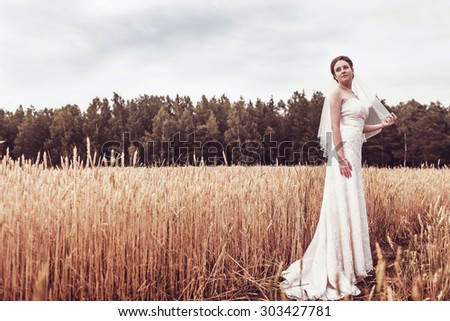 weddings in nature ears forest grass trees