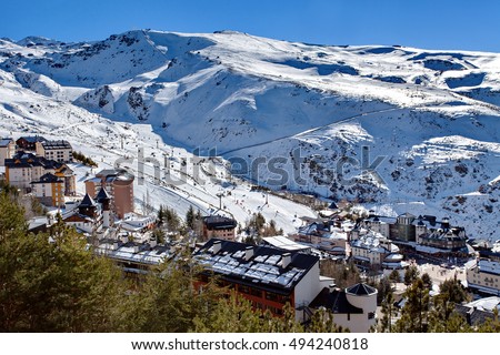 Similar – Foto Bild Skigebiet der Sierra Nevada im Winter, voller Schnee.