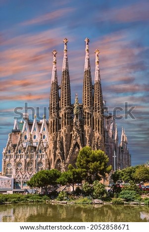 View of the Sagrada Familia in Barcelona with the sunset sky Stockfoto © 