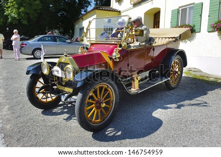 LANDSBERG, GERMANY - JULY 12: Oldtimer rallye for at least 80 years old antique cars with Buick B 25, built at year 1914, photo taken on July 12, 2013 in Landsberg, Germany