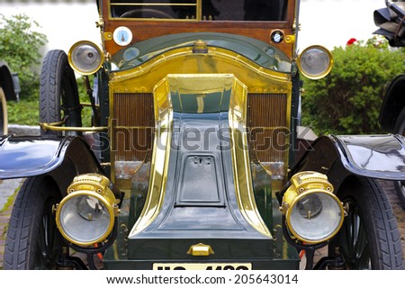 LANDSBERG, GERMANY - JULY 12, 2014: Public oldtimer rally in Bavarian city Landsberg for at least 80 years old veteran cars with a front view of Renault BZ, built at year 1910