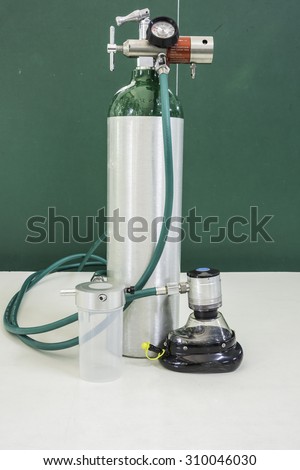 oxygen cylinder regulator and mask with demand valve