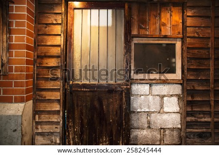 Old wooden doors and lights, vintage style