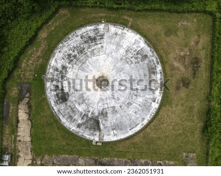 Similar – Foto Bild Luftaufnahme des Betonpfeilers auf dem Wasser auf See