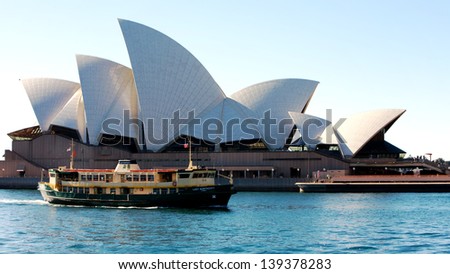 SYDNEY, AUSTRALIA - AUGUST 01 : Sydney Opera House in Sydney. 01 August 2009 in Sydney, Australia. A famous tourist attraction and popular landmark