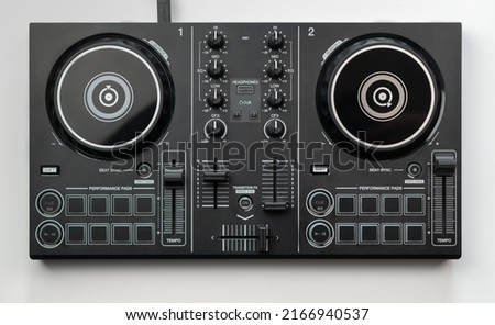 Similar – Foto Bild Dj Mischen Equalizer im Freien in Musik Partei in der Nähe von See. Unterhaltung und Event-Veranstalter-Konzept. Outdoor-Konzert und musikalische Thema.