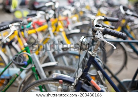 Bike rental service/Many bikes in a city context