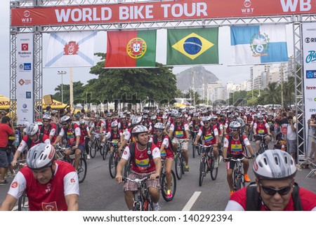RIO DE JANEIRO - FEB 17: Start of the Cyclistic Ride WBT in Copacabana Beach. Event World Bike Tour Rio de Janeiro on February 17, 2013 in Rio de Janeiro, Brazil.