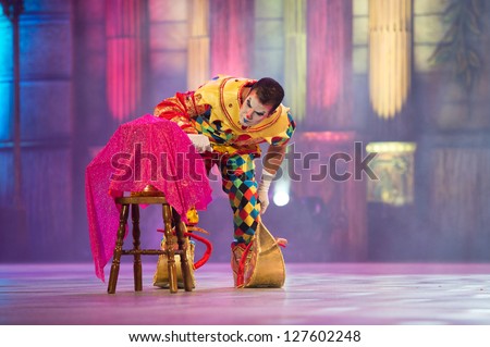 LAS PALMAS , SPAIN - FEBRUARY 7: Carlos Prinz Garcia, from Canary Islands, perform during the Adult Costume Competition, for individuals, on February 7, 2013 in Las Palmas, Spain