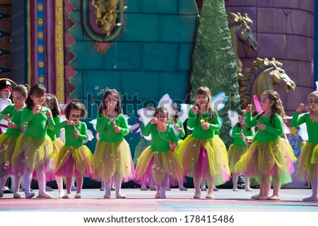 LAS PALMAS, SPAIN - FEBRUARY 23: Unidentified children from Bellarte Dancing School from Canary Islands, onstage during Children's Costume performance, on February 23, 2014 in Las Palmas, Spain