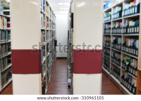 De focused /Blurred image of bookshelves