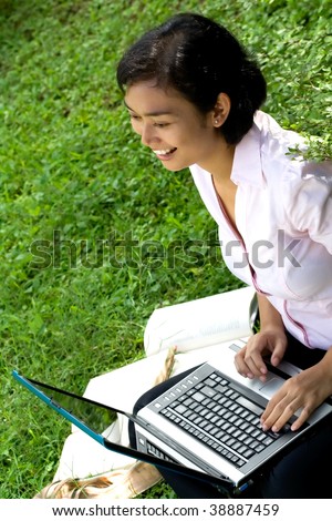 Business woman happy working in outdoor office