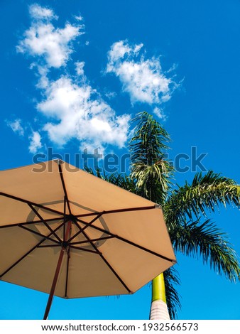 Dia de férias com sol e poucas nuvens Foto stock © 