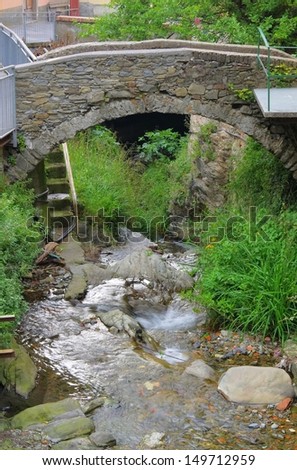 natural stone bridge