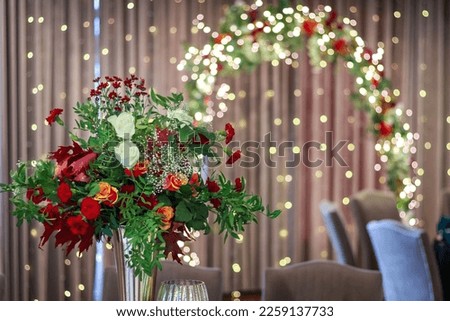 Wnętrze przystrojone do przyjęcia weselnego, dekoracja weselna Zdjęcia stock © 