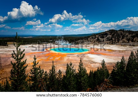 Grand Prismatic Spring view at Yellowstone National Park 商業照片 © 