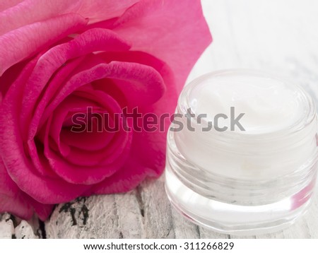 natural facial cream with roses, fresh as roses