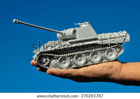 Old Ancient Vinatge Figurine Model Gray Tank From World War