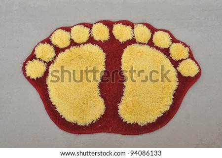 Door Mat With Footprints Design